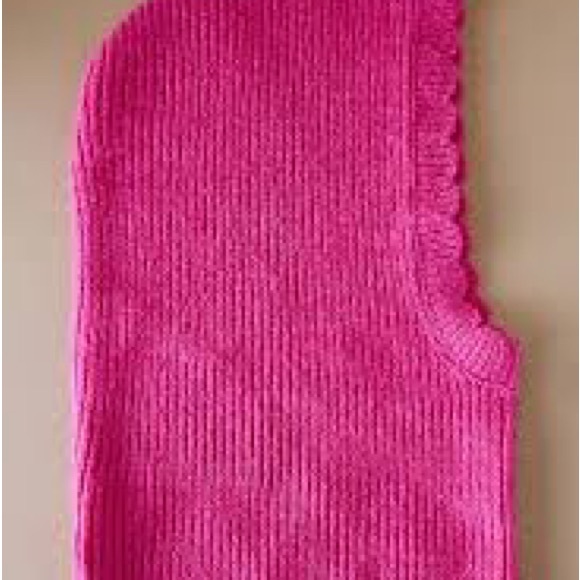 Damson Madder scalloped edge hood - Picture 3 of 8